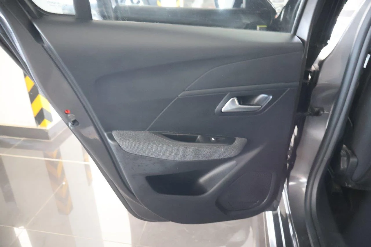 Peugeot 208 - View model 35