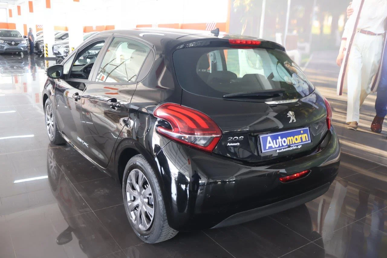 Peugeot 208 - View model 5