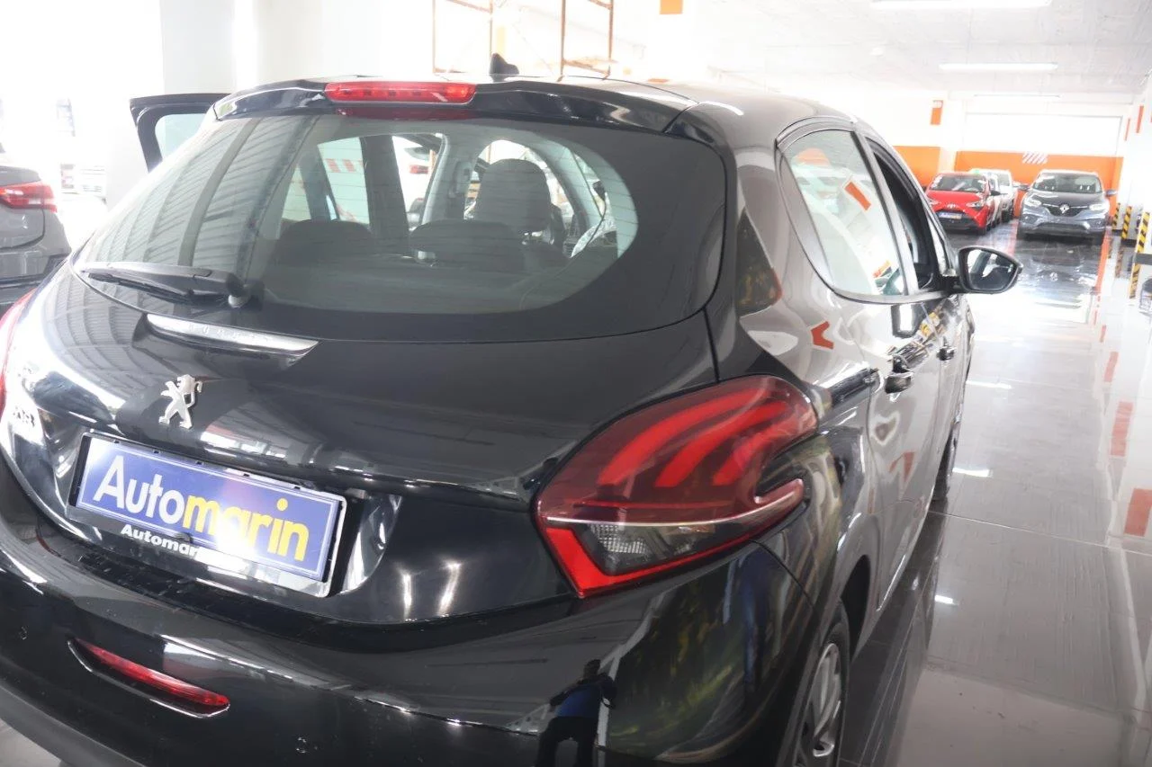 Peugeot 208 - View model 10