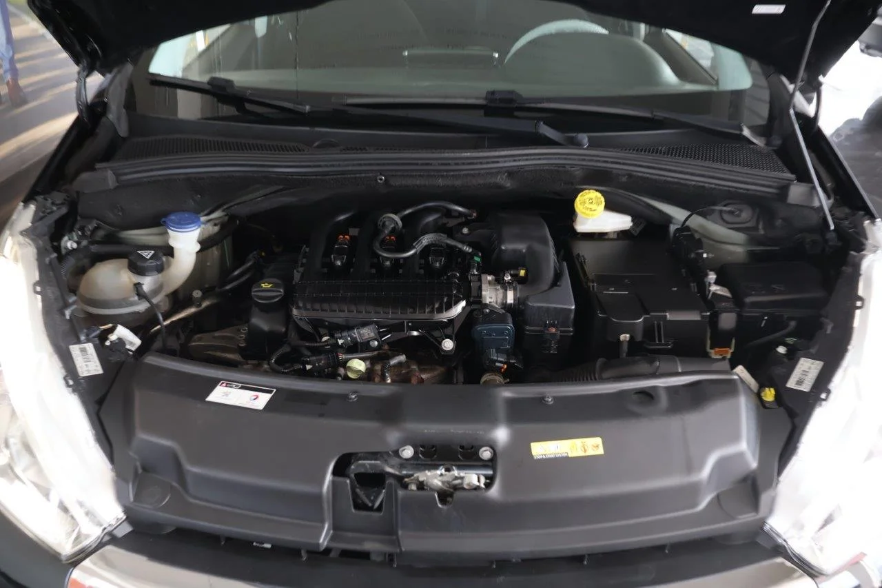 Peugeot 208 - View model 20