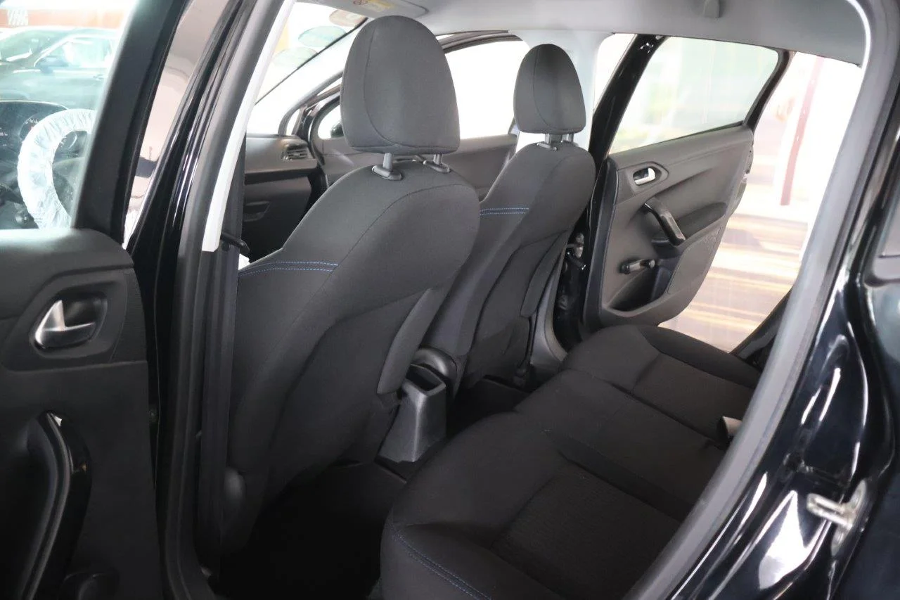 Peugeot 208 - View model 26