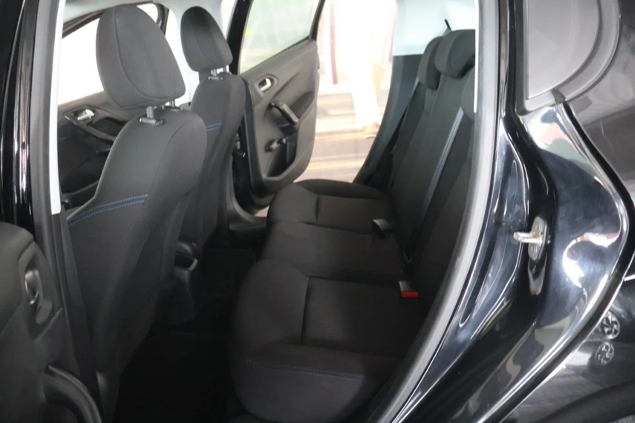 Peugeot 208 - View model 27