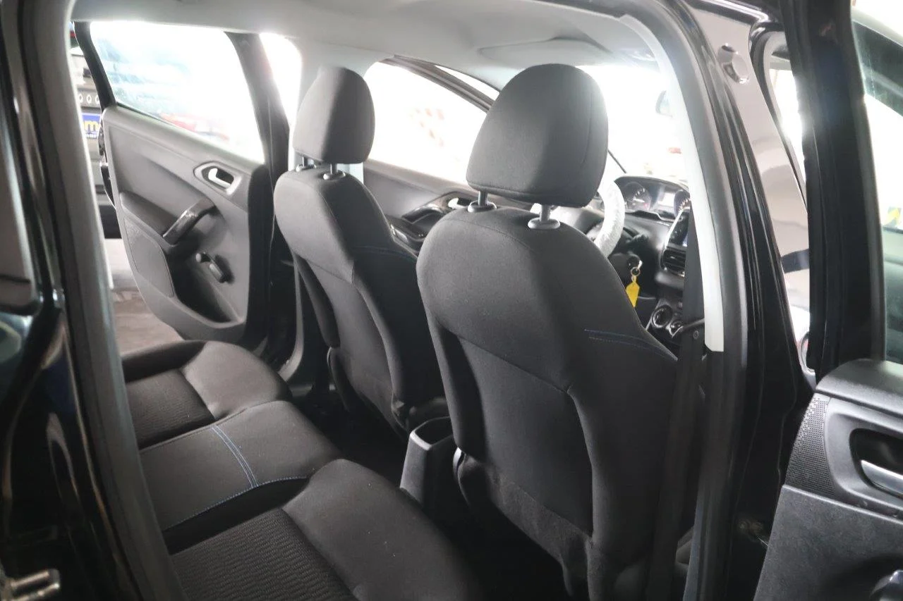 Peugeot 208 - View model 28