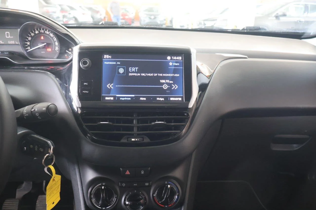 Peugeot 208 - View model 30