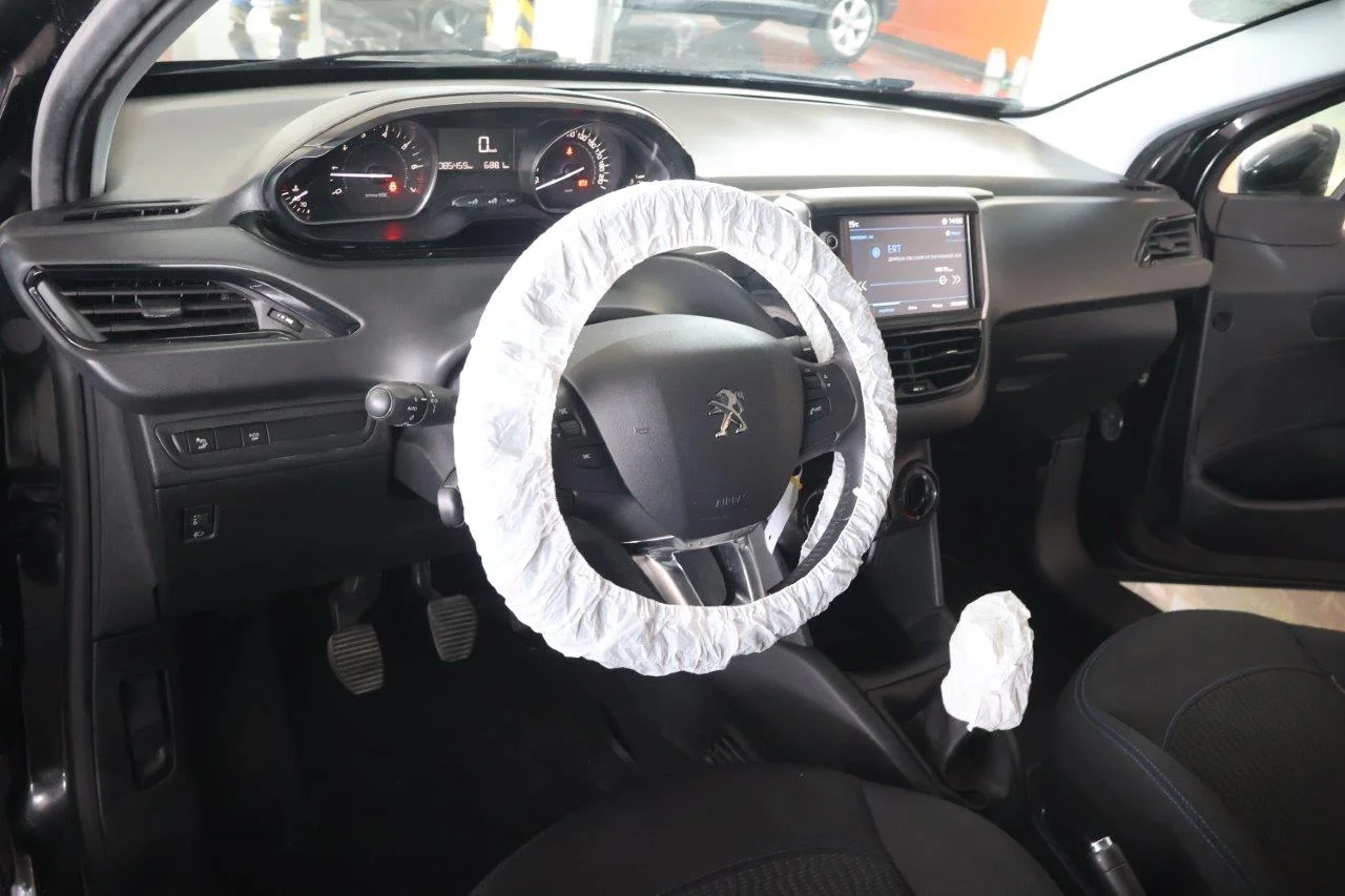 Peugeot 208 - View model 38