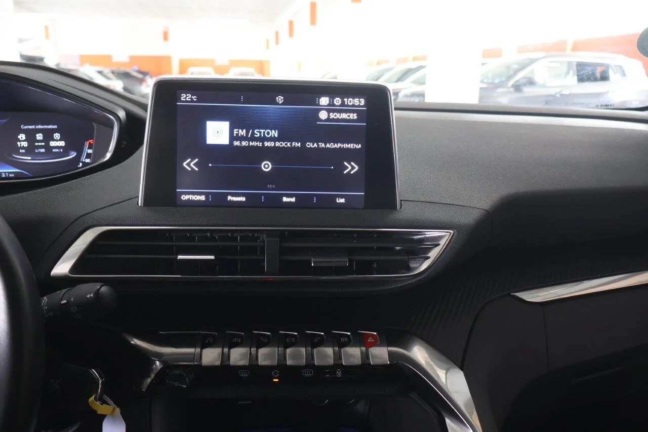 Peugeot 3008 - View model 28