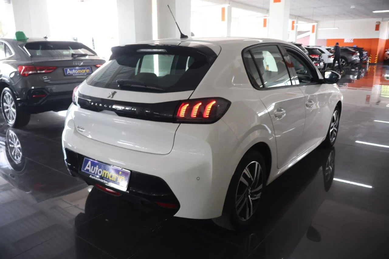 View 5 - Peugeot 208 - 2020