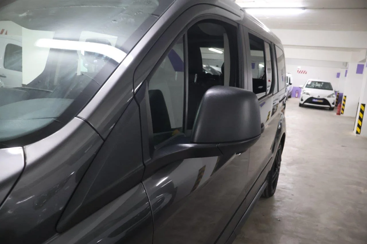 Ford Grand Tourneo - View model 13