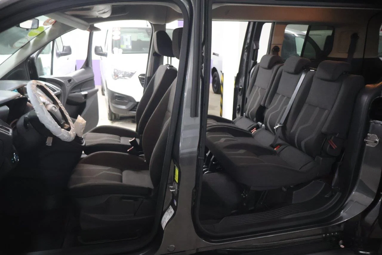 Ford Grand Tourneo - View model 23