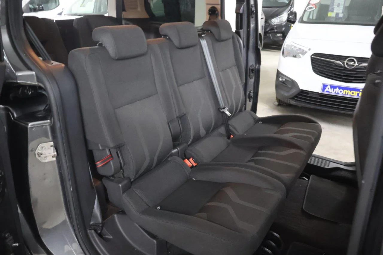 Ford Grand Tourneo - View model 26