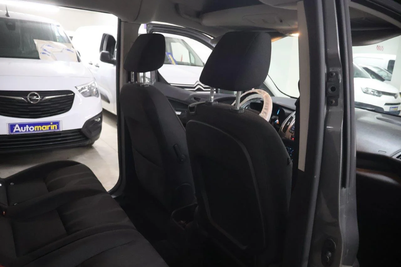 Ford Grand Tourneo - View model 27