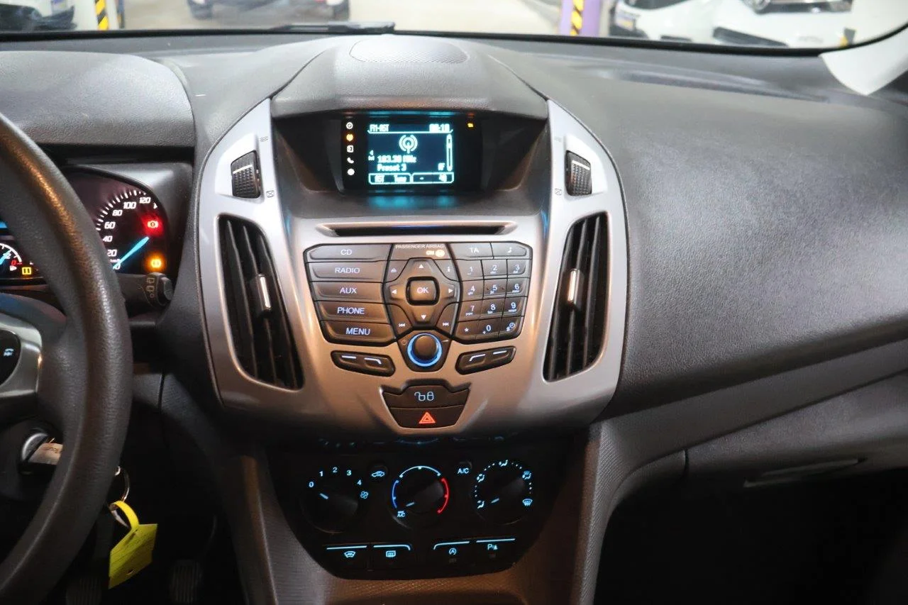 Ford Grand Tourneo - View model 29