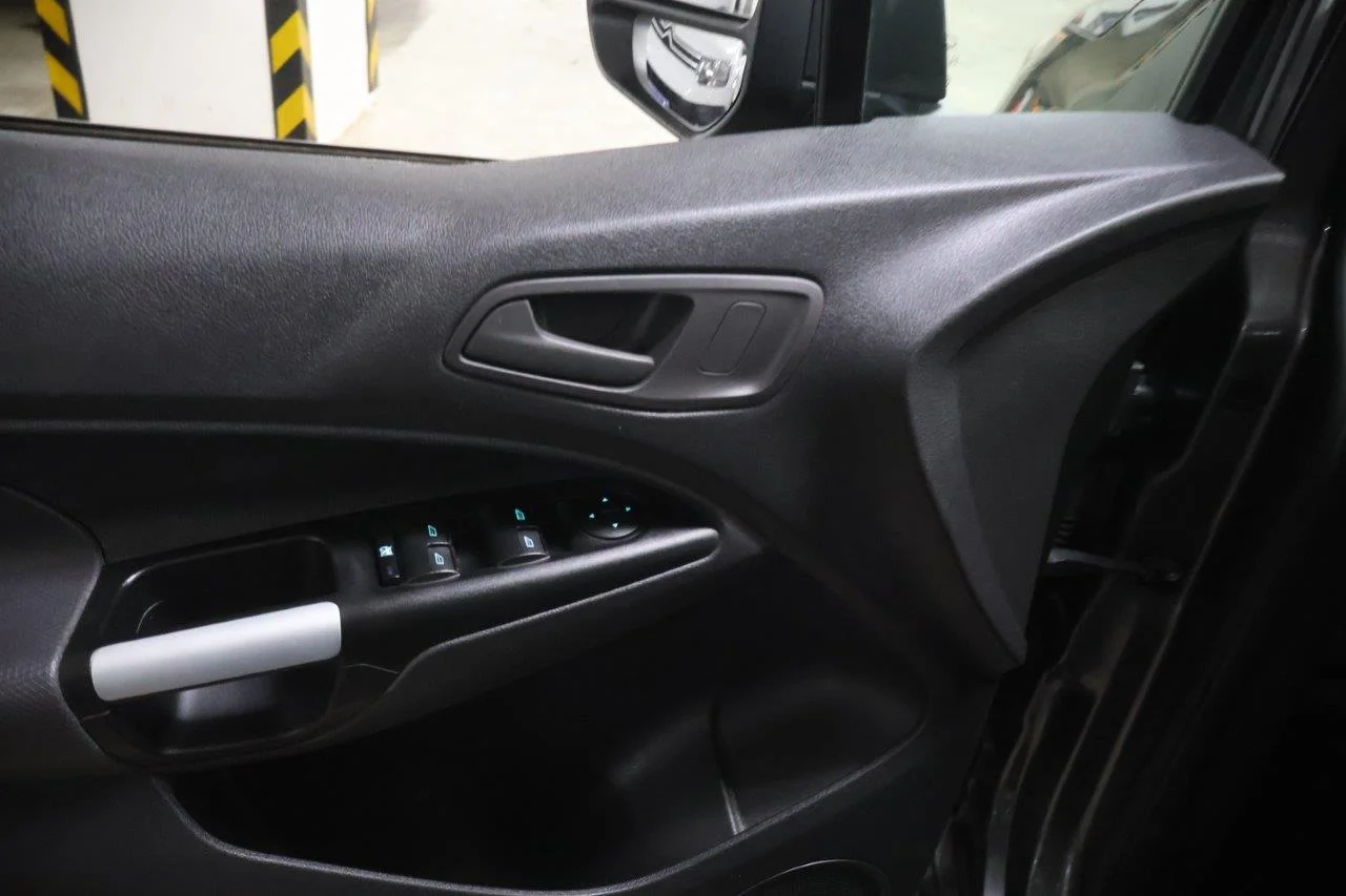 Ford Grand Tourneo - View model 33