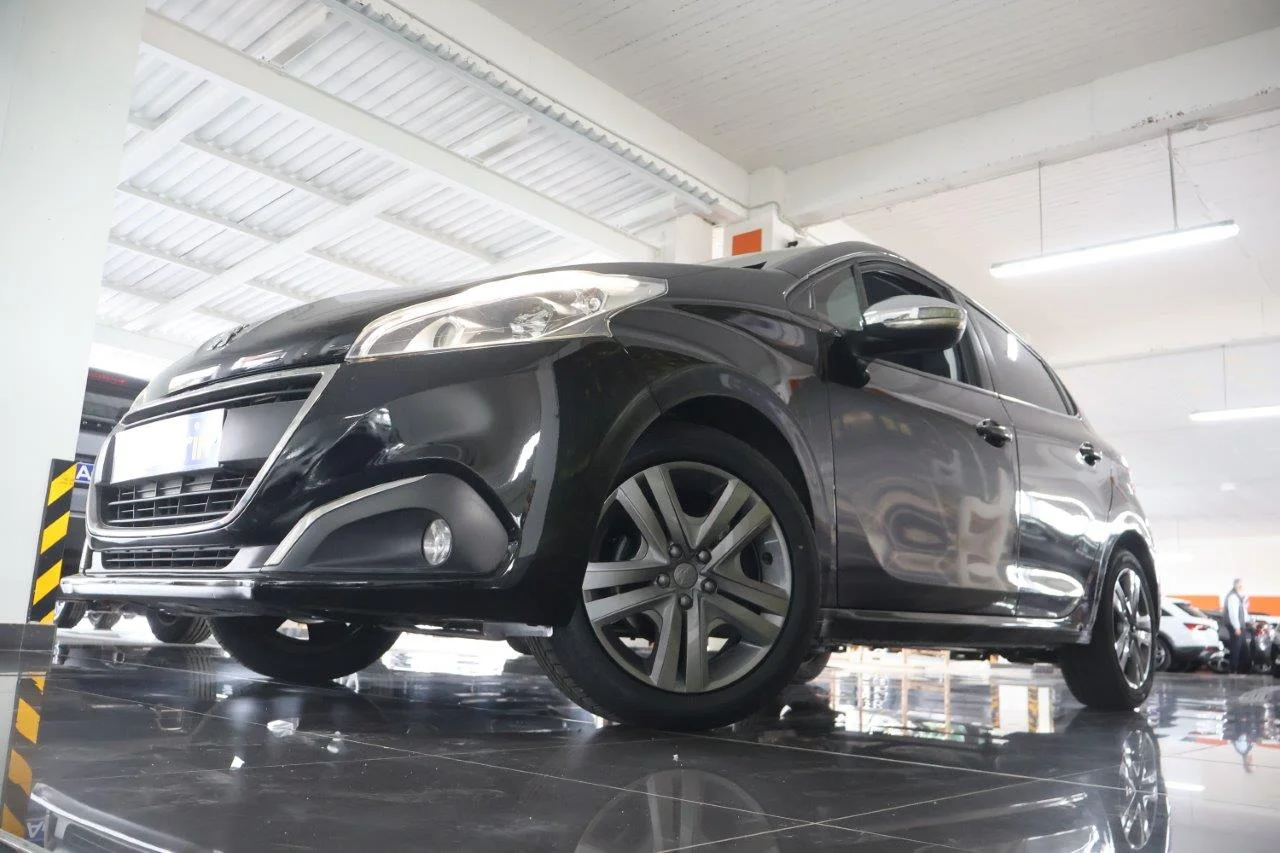 View 2 - Peugeot 208 - 2016