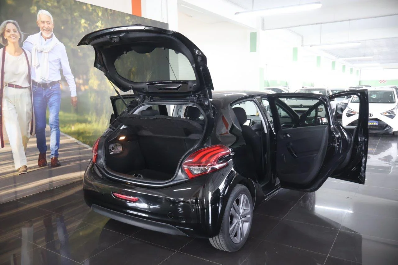 Peugeot 208 - View model 7