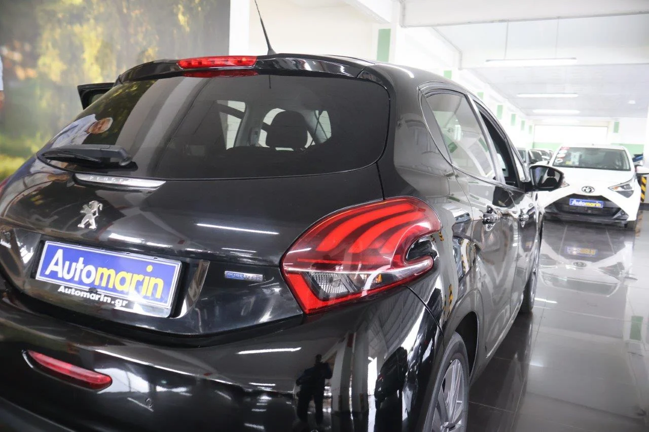 Peugeot 208 - View model 11