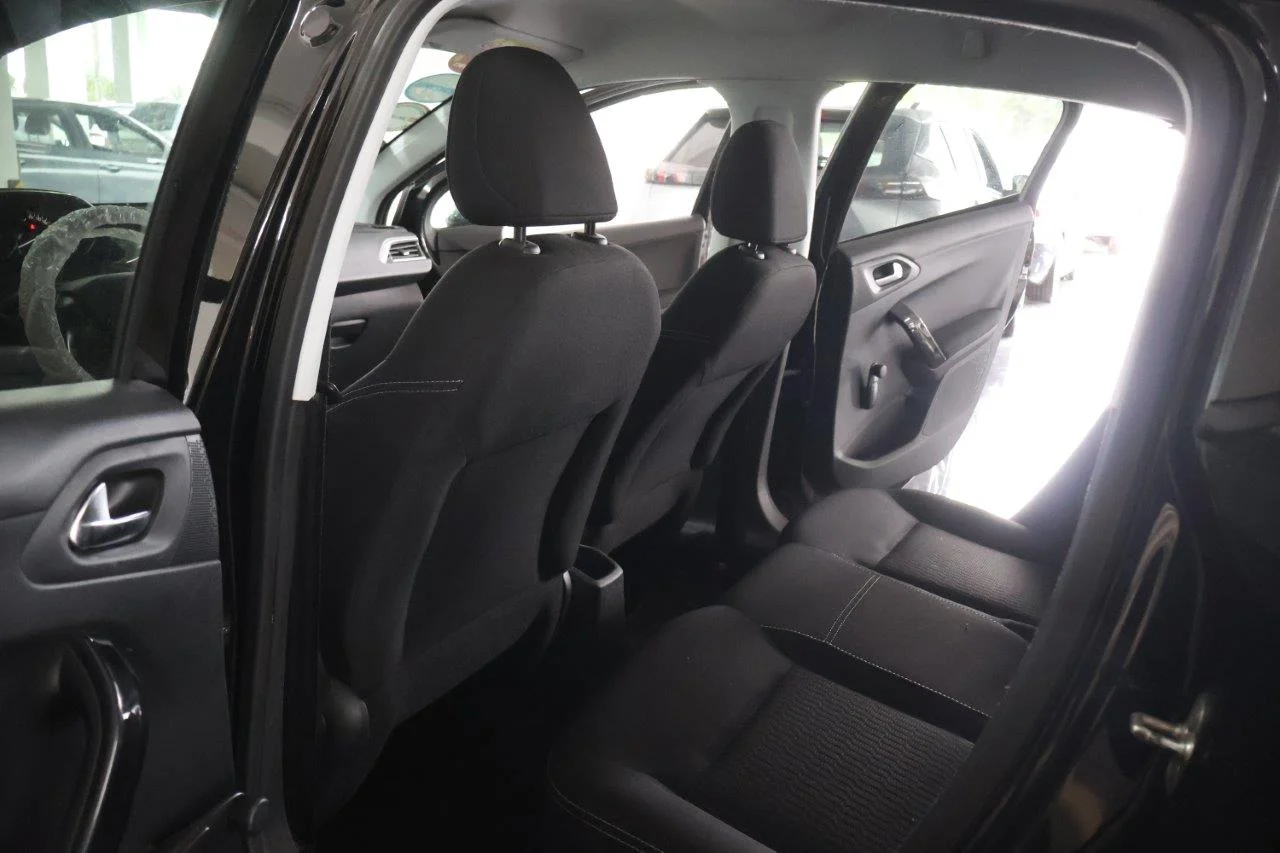 Peugeot 208 - View model 26