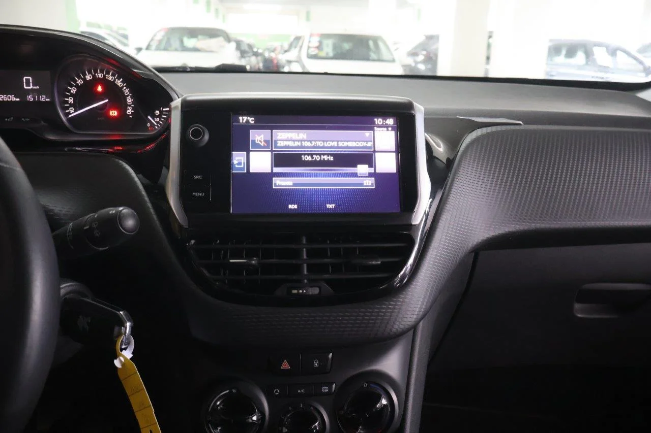 Peugeot 208 - View model 30
