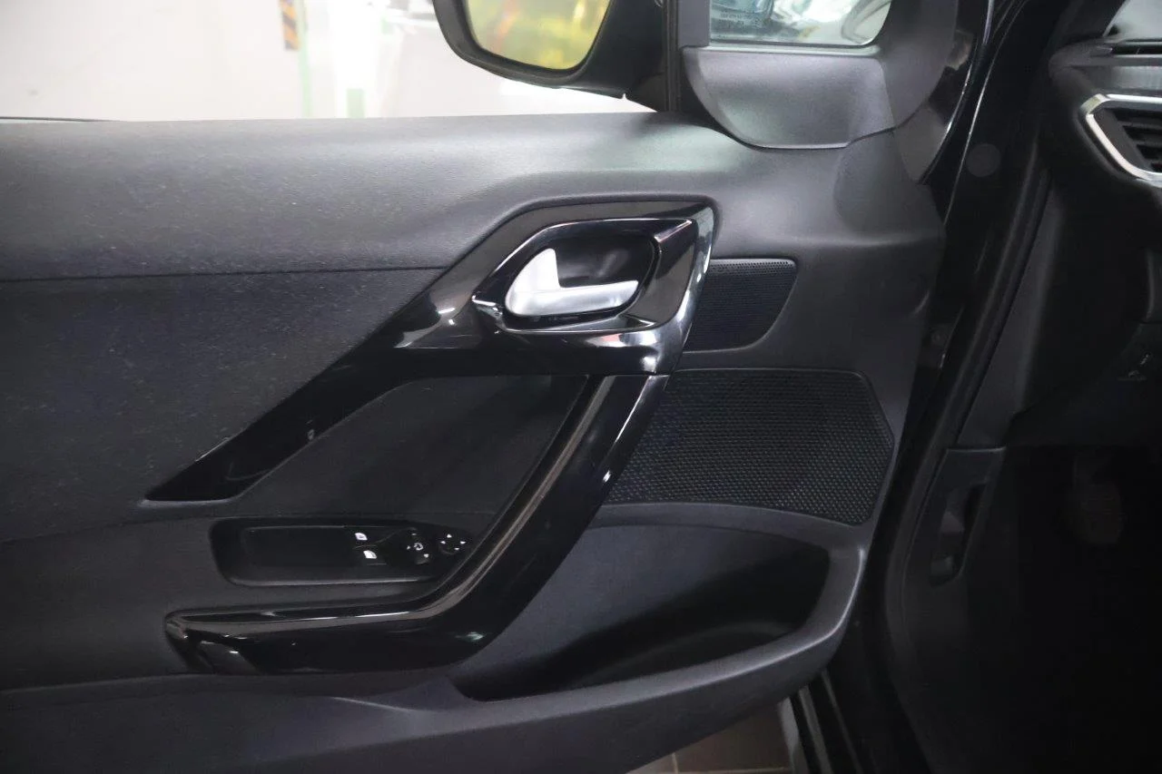 Peugeot 208 - View model 36