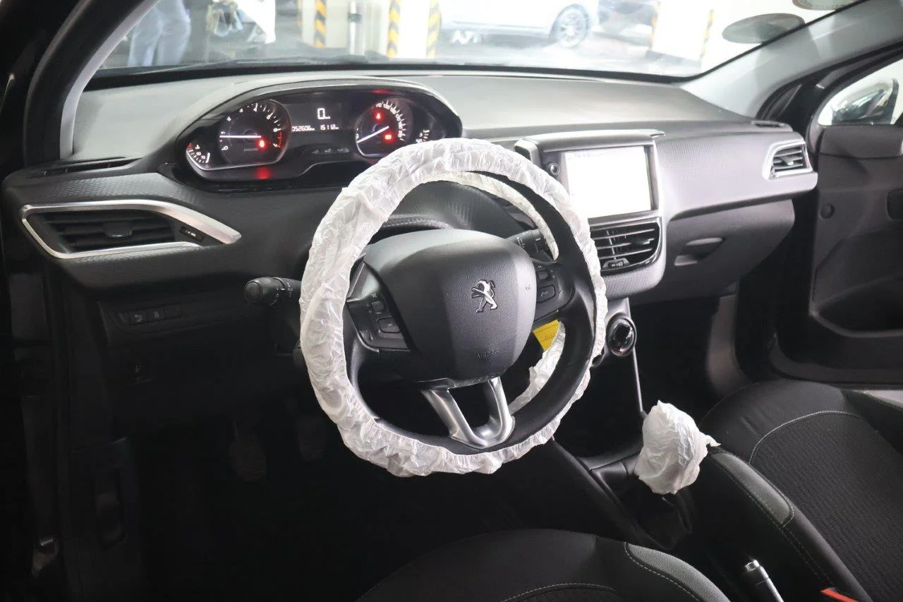 Peugeot 208 - View model 39