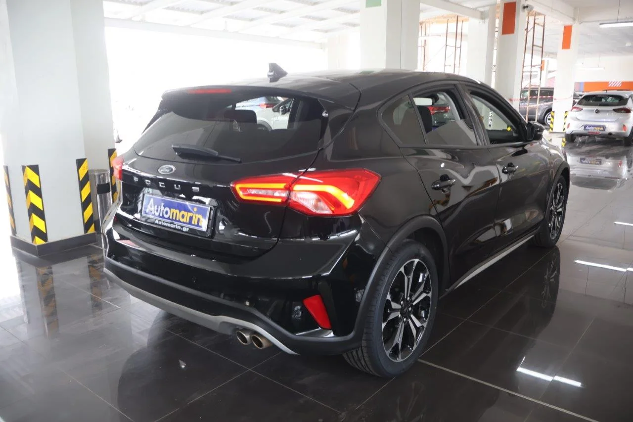 View 4 - Ford Focus - 2020