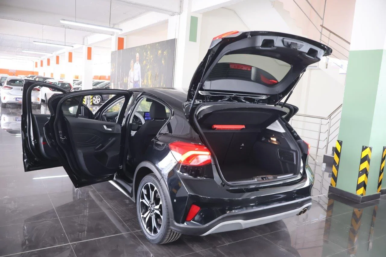 Ford Focus - View model 8