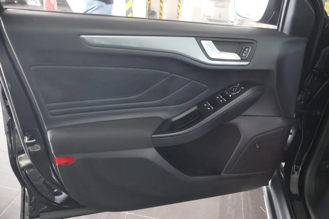 Ford Focus - View model 36