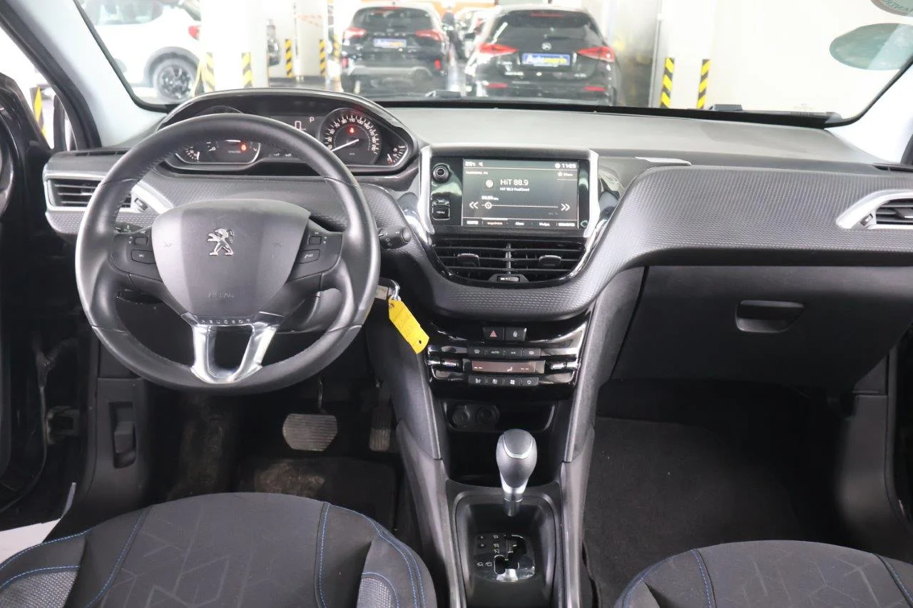 Peugeot 2008 - View model 24