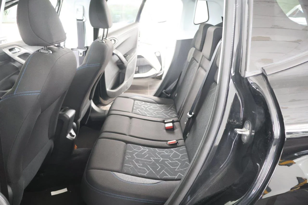 Peugeot 2008 - View model 27