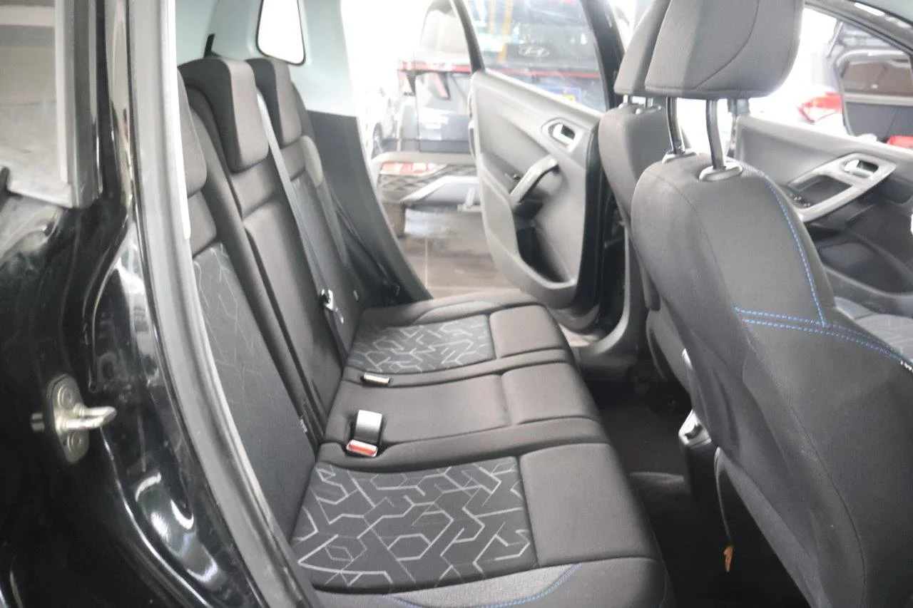 Peugeot 2008 - View model 29