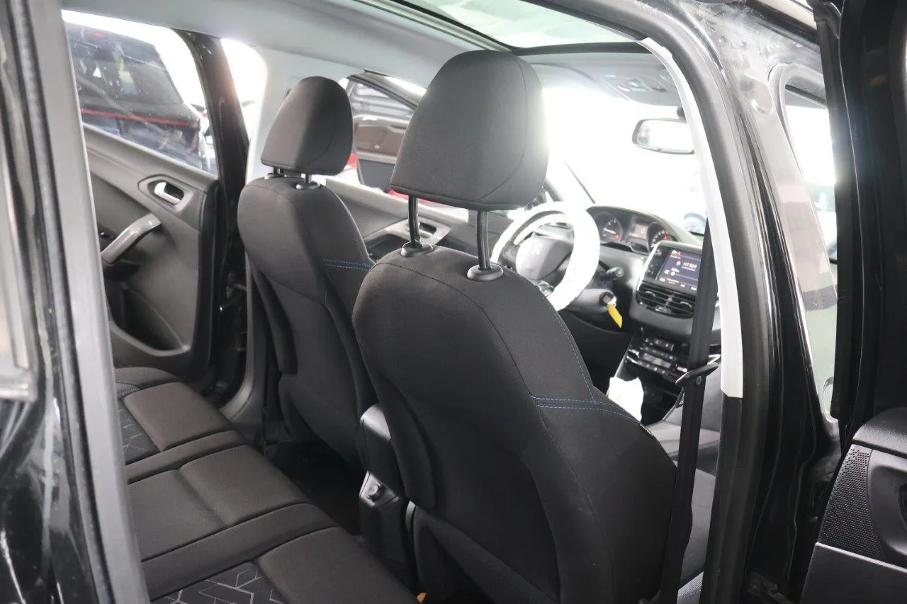 Peugeot 2008 - View model 30