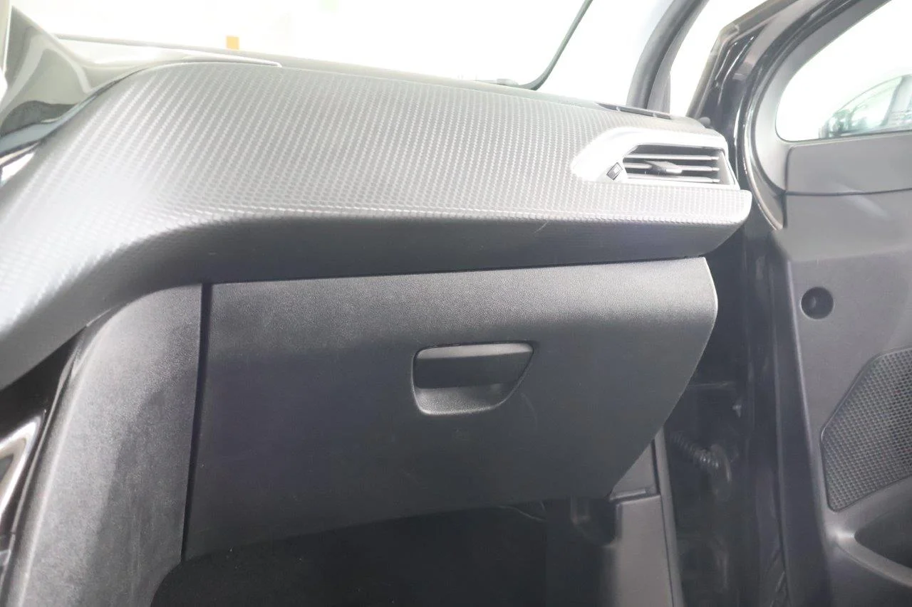 Peugeot 2008 - View model 33