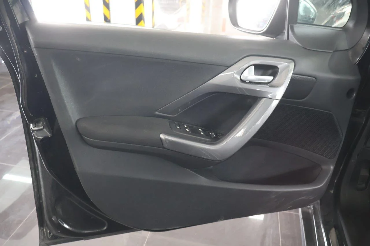 Peugeot 2008 - View model 35