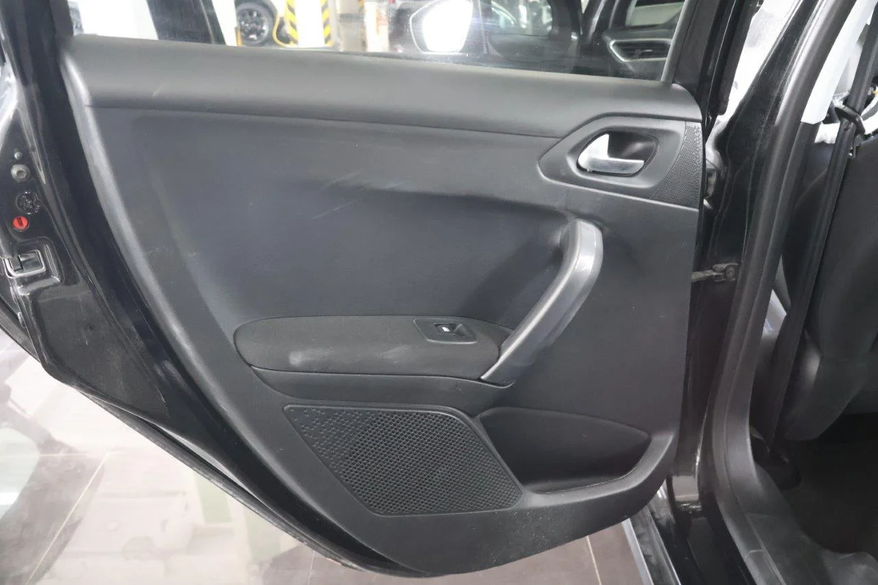 Peugeot 2008 - View model 37