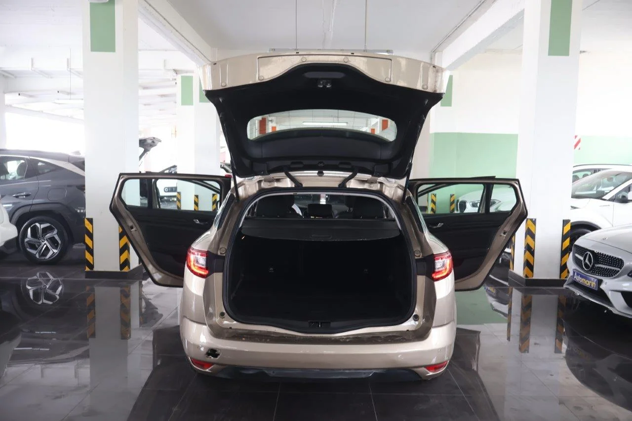 Renault Megane - View model 6