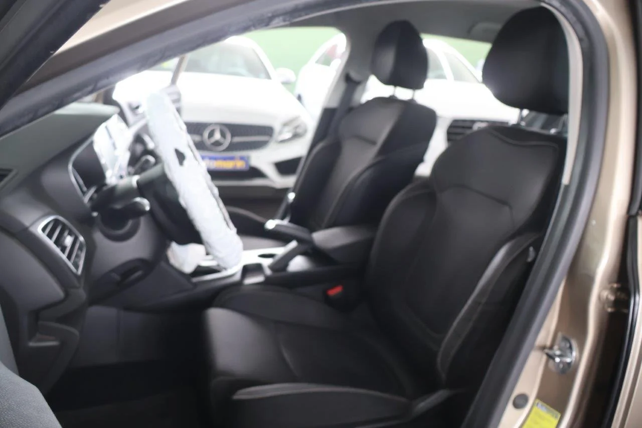 Renault Megane - View model 17