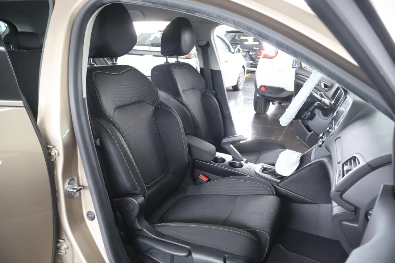 Renault Megane - View model 18