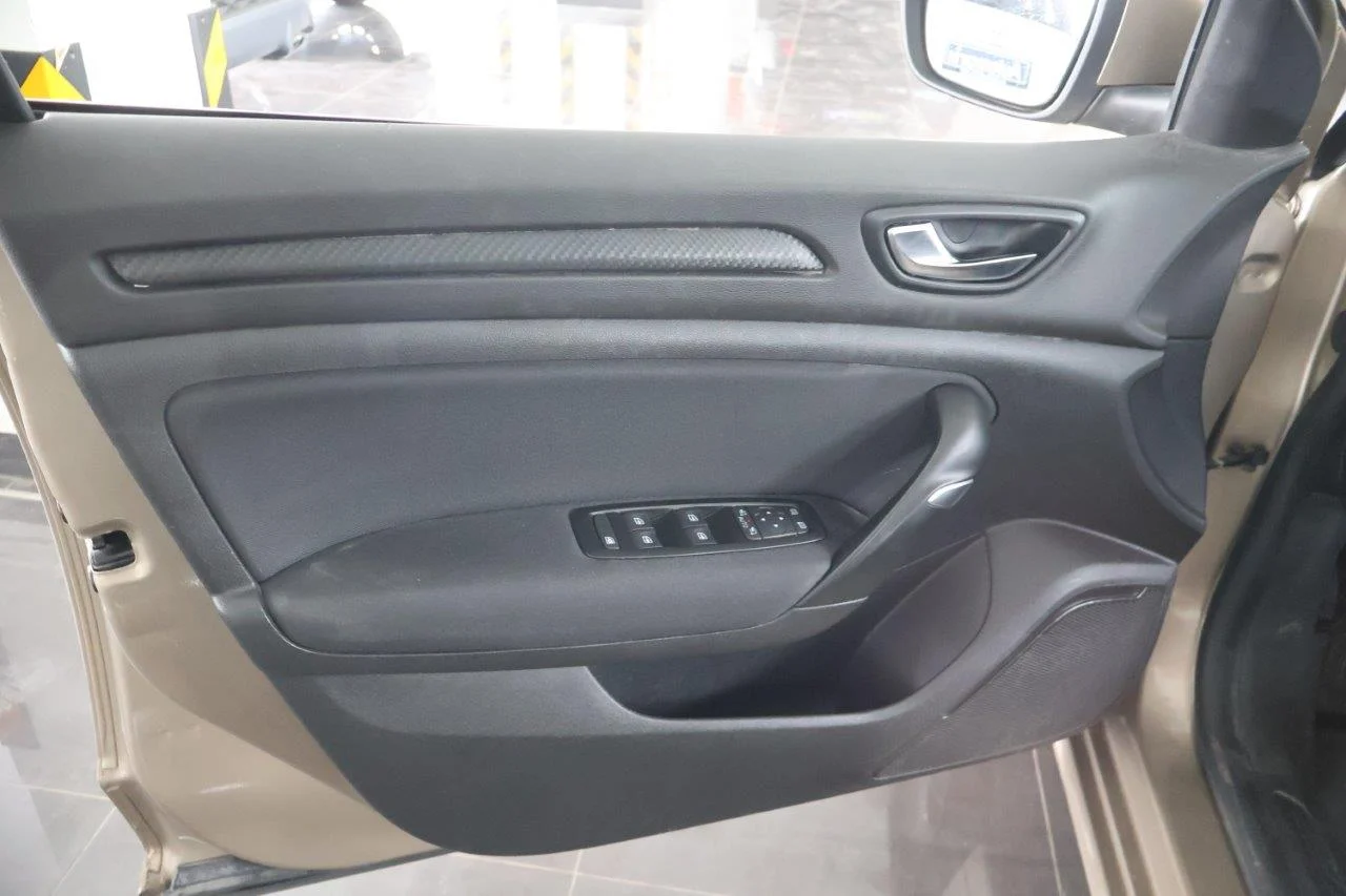 Renault Megane - View model 28