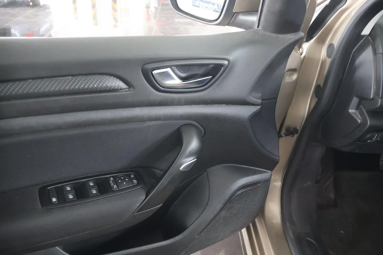 Renault Megane - View model 29