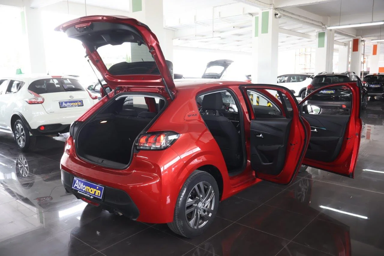 Peugeot 208 - View model 7
