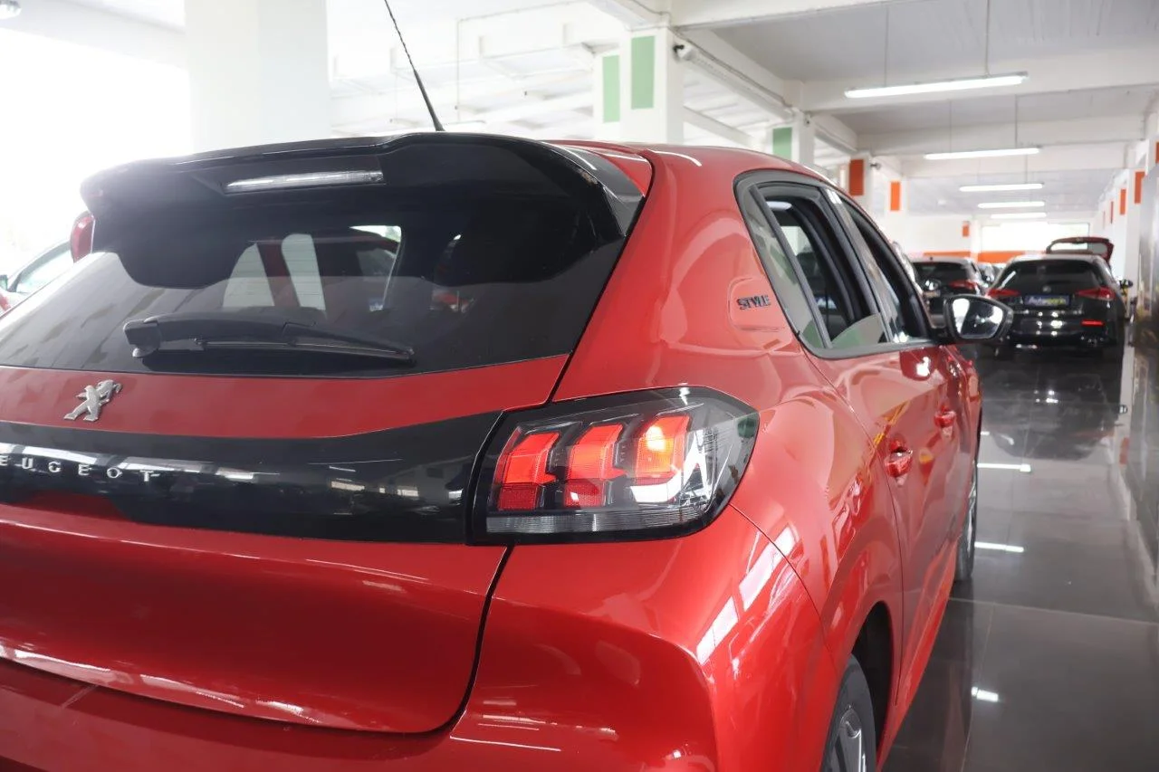 Peugeot 208 - View model 11