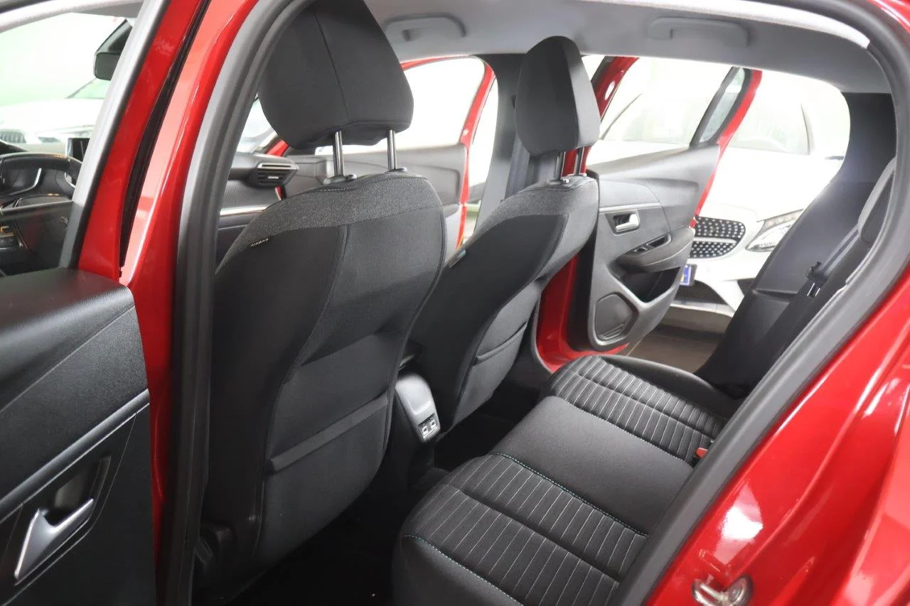 Peugeot 208 - View model 23