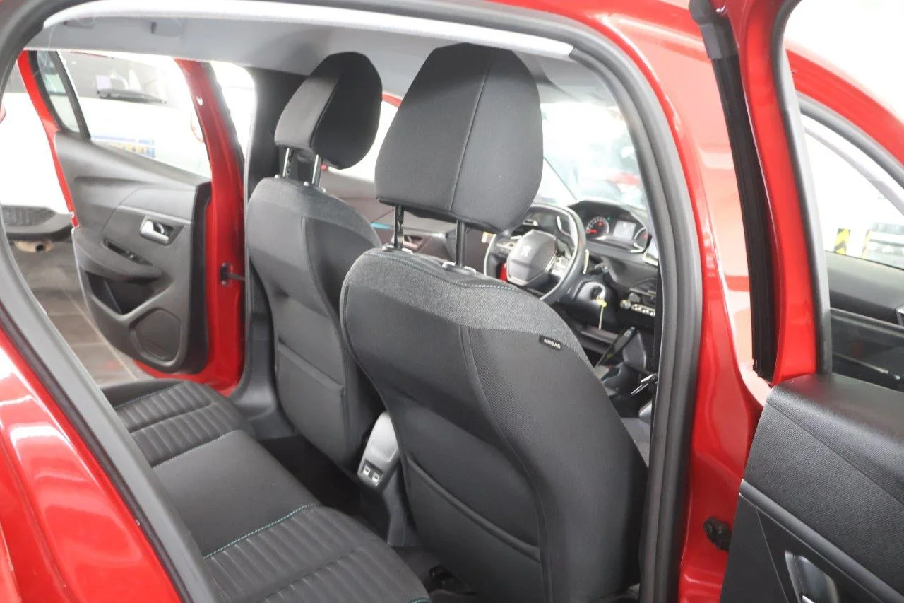 Peugeot 208 - View model 25