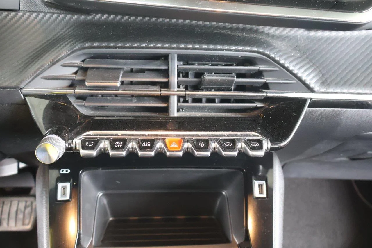 Peugeot 208 - View model 30