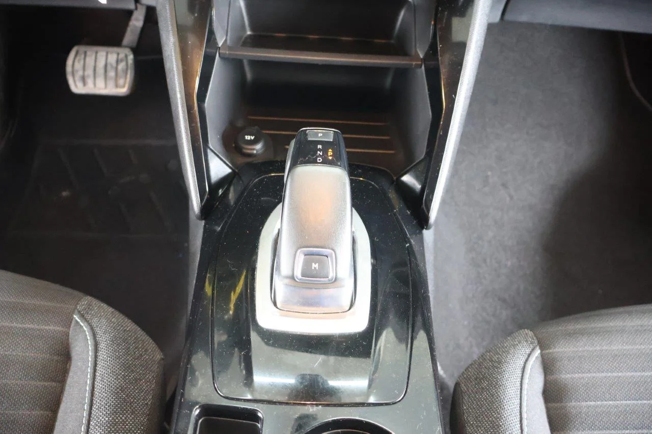 Peugeot 208 - View model 31