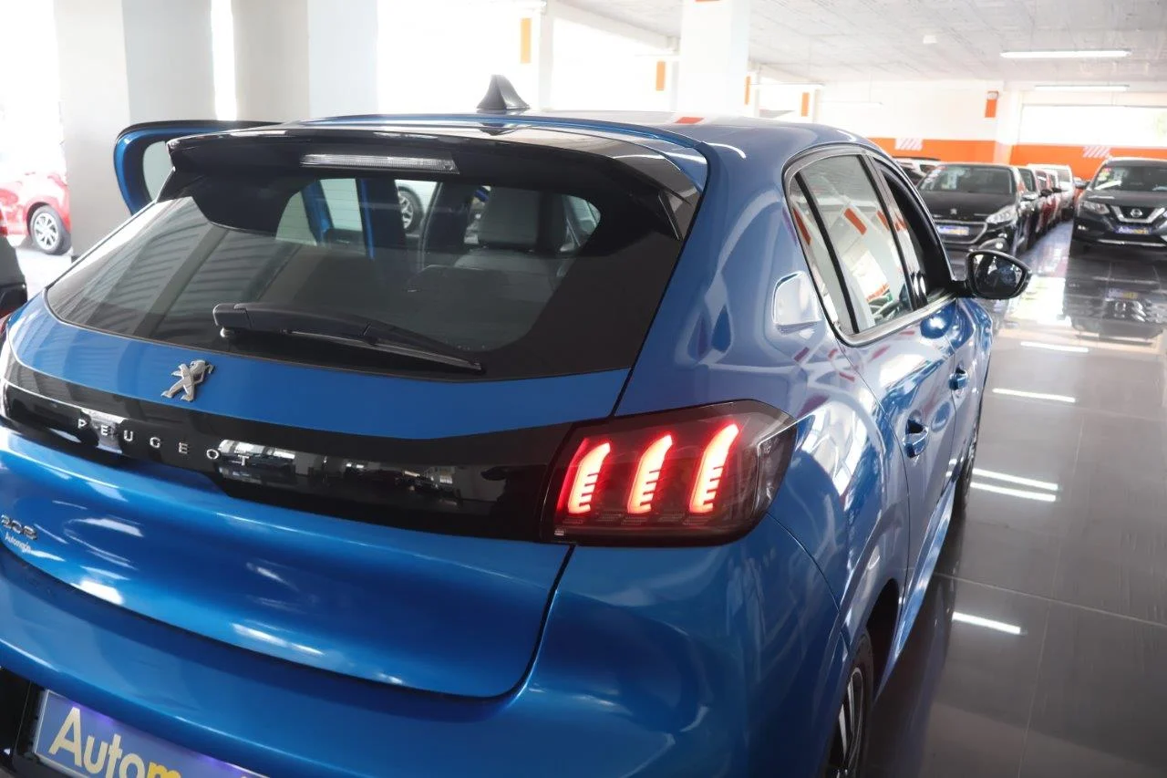 Peugeot 208 - View model 12