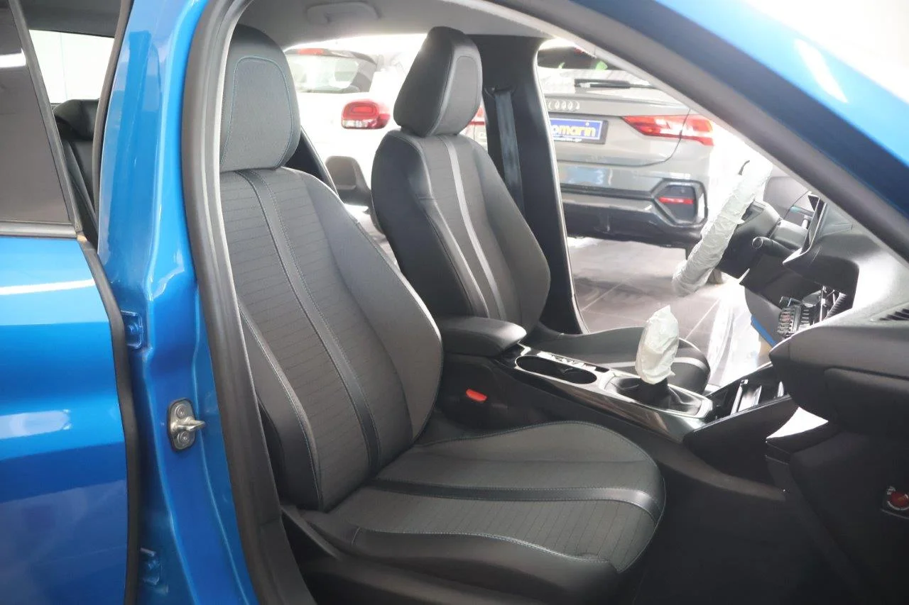 Peugeot 208 - View model 24