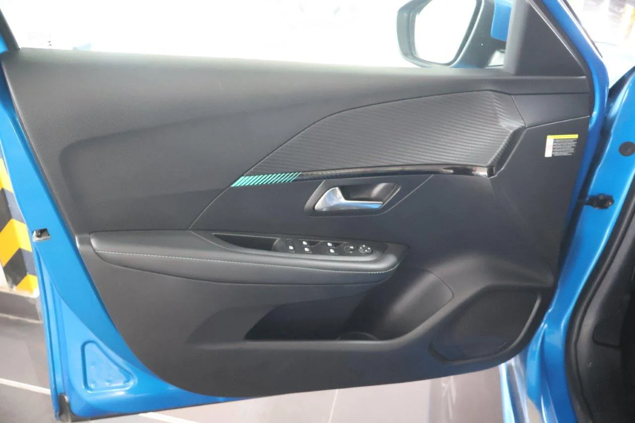 Peugeot 208 - View model 33