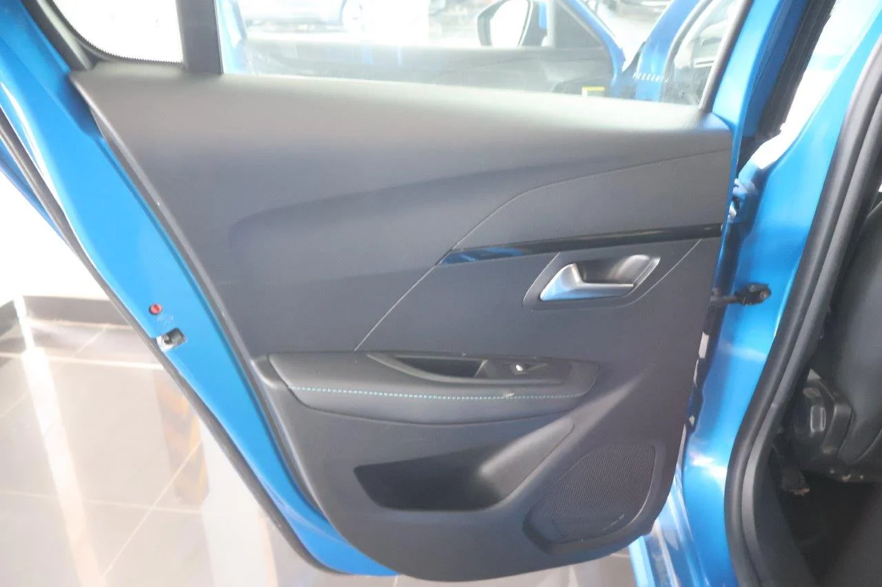 Peugeot 208 - View model 35