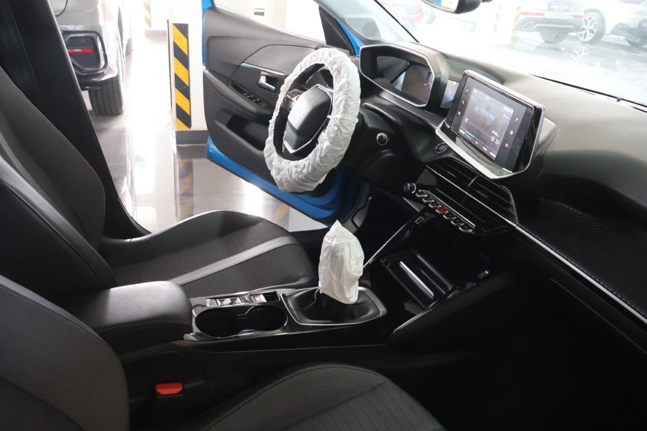 Peugeot 208 - View model 36
